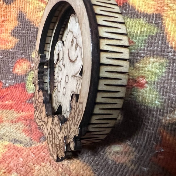 Laser cut and laser engraved 3d gingerbread man Christmas ornament - Picture 2 of 2